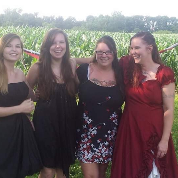 Meet your Posher, Stephanie - Picture 14 of 16